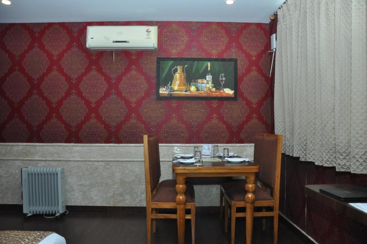 Hotel JSR Continental Dehradun Esterno foto