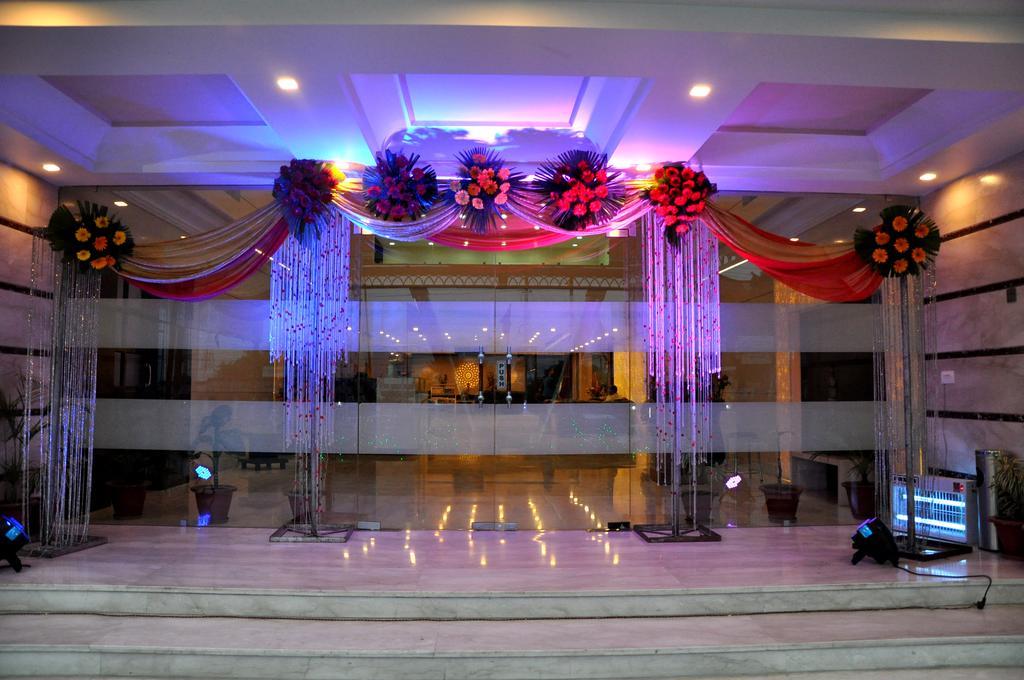 Hotel JSR Continental Dehradun Esterno foto