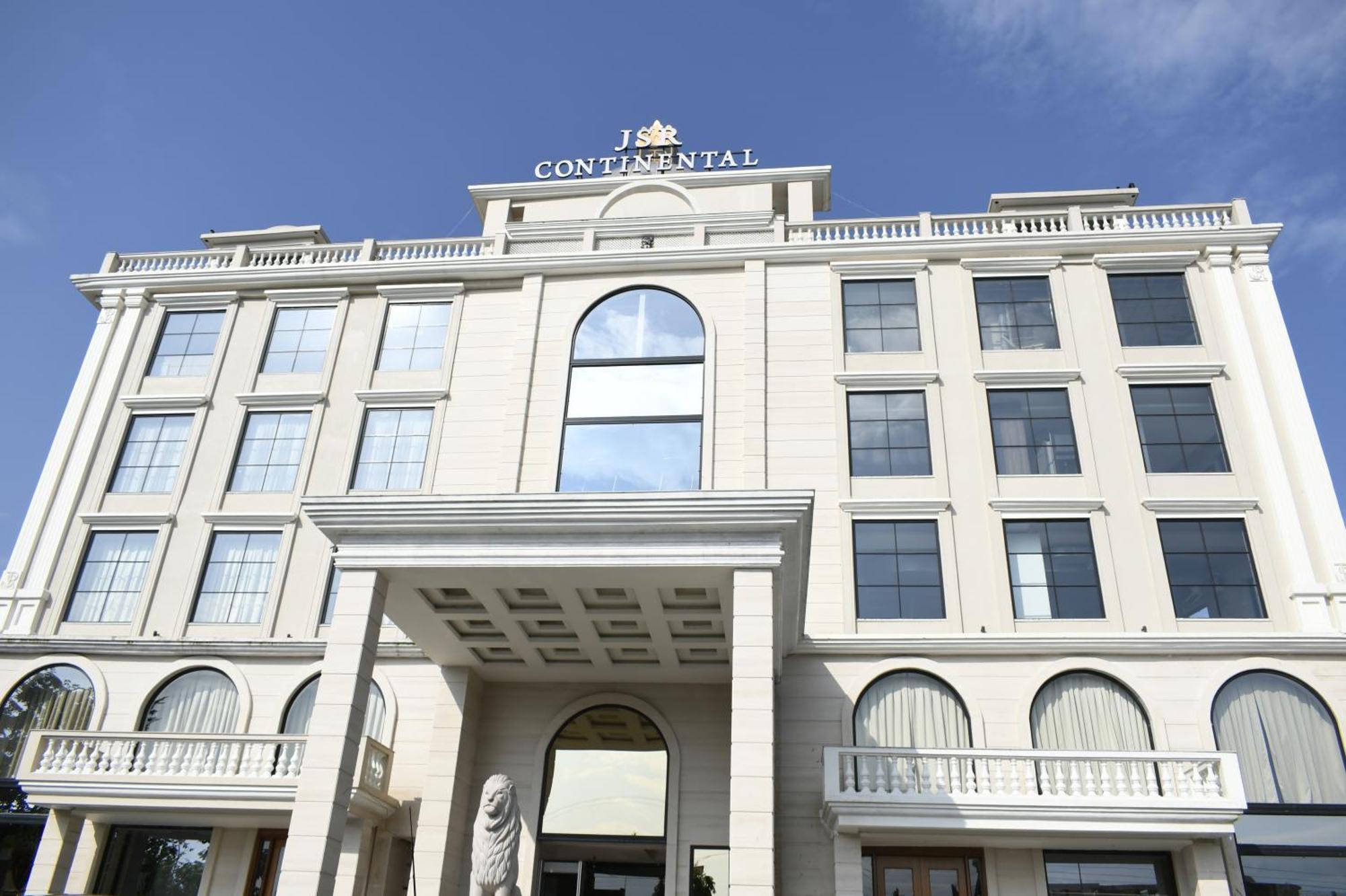 Hotel JSR Continental Dehradun Esterno foto