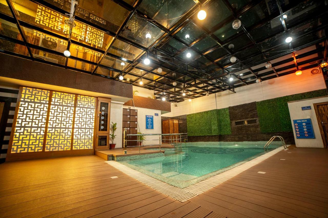 Hotel JSR Continental Dehradun Esterno foto