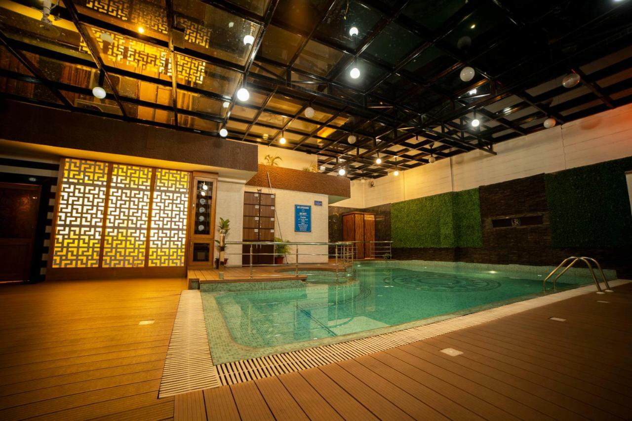 Hotel JSR Continental Dehradun Esterno foto